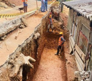 Building the retaining wall at Bandarawela NWSDB office
